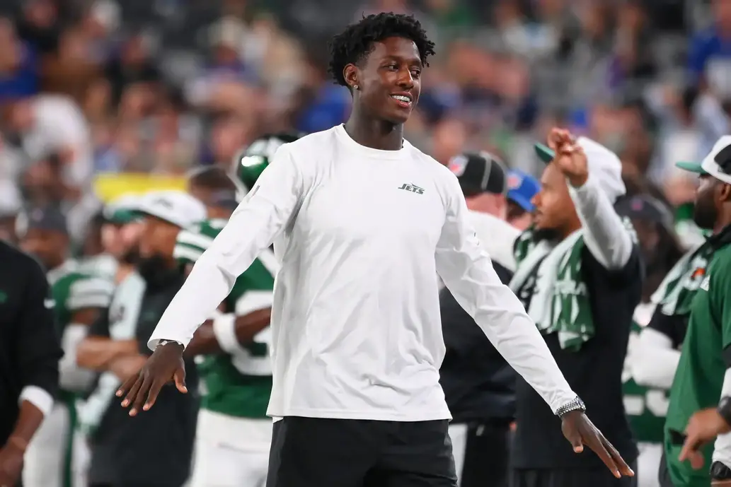 Aug 24, 2024; East Rutherford, New Jersey, USA; New York Jets cornerback Sauce Gardner (1) reacts to a play against the New York Giants during the second half at MetLife Stadium. Mandatory Credit: Rich Barnes-Imagn Images