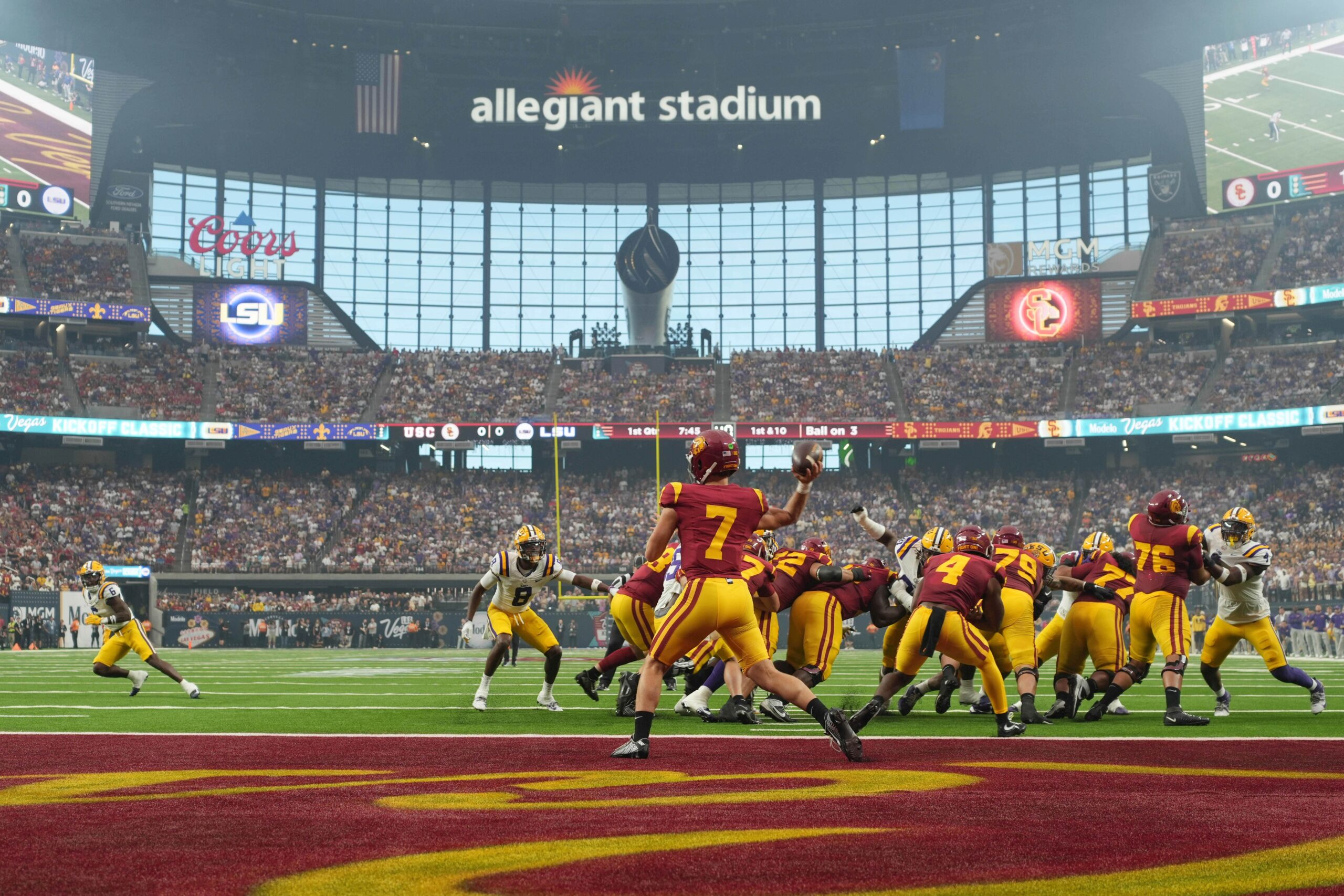 Sep 1, 2024; Paradise, Nevada, USA; A general overall view as Southern California Trojans quarterback Miller Moss (7) throws the ball against the LSU Tigers in the first half at Allegiant Stadium. Mandatory Credit: Kirby Lee-Imagn Images (New York Giants)