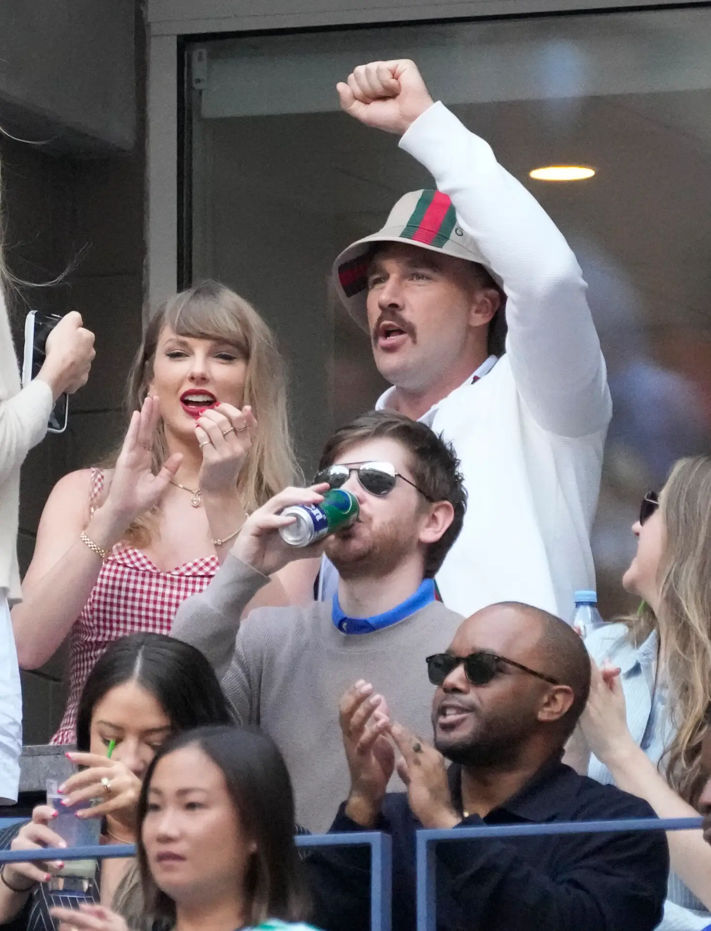 Kansas City Chiefs, Travis Kelce, Taylor Swift