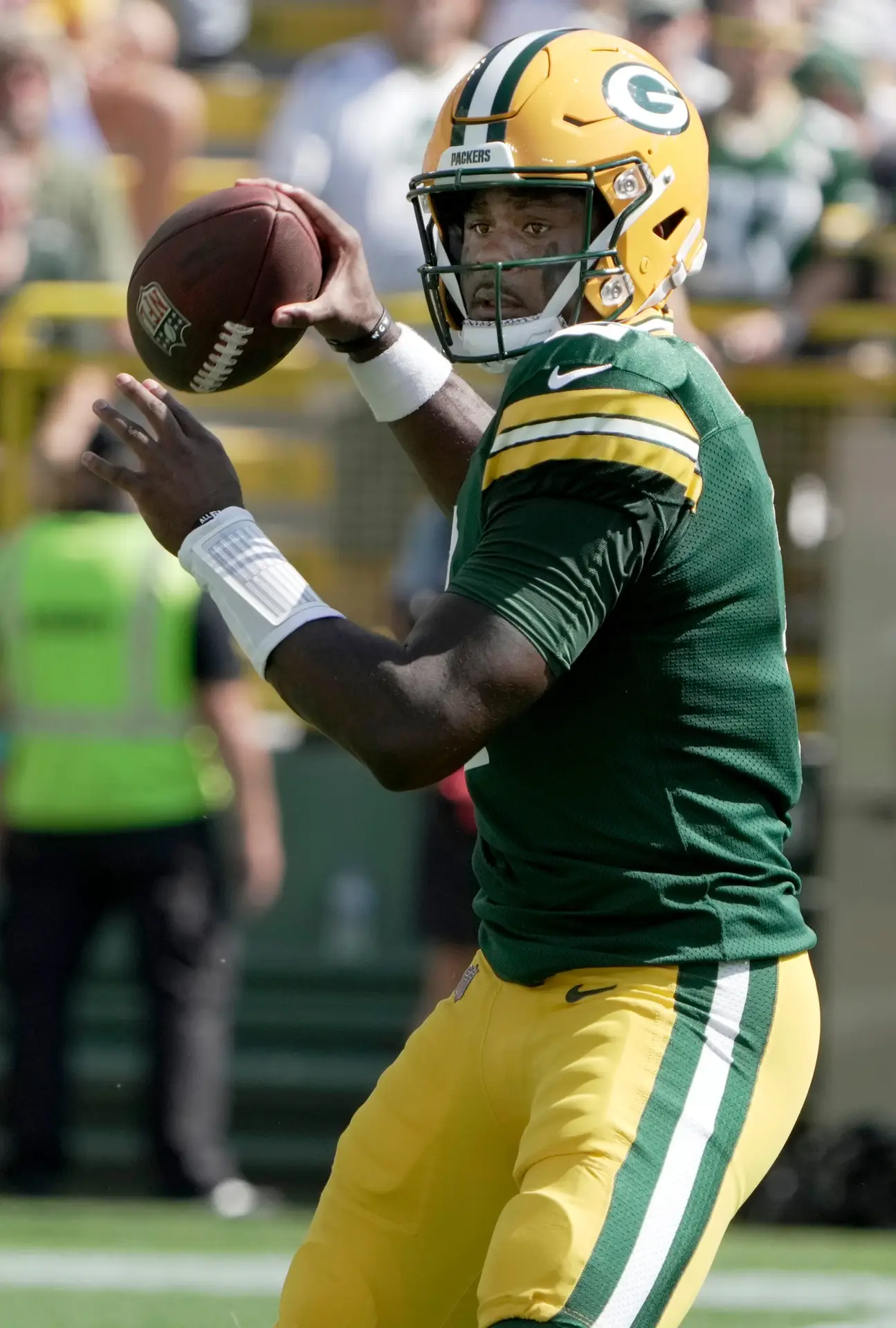 Green Bay Packers Backup QB Malik Willis Earns Top-10 Ranking from NFL Analyst 1 Green Bay Packers quarterback Malik Willis (2) throws a pass during the first quarter of their game against the Indianapolis Colts Sunday, September 15, 2024 at Lambeau Field in Green Bay, Wisconsin. © Mark Hoffman/Milwaukee Journal Sentinel / USA TODAY NETWORK via Imagn Images