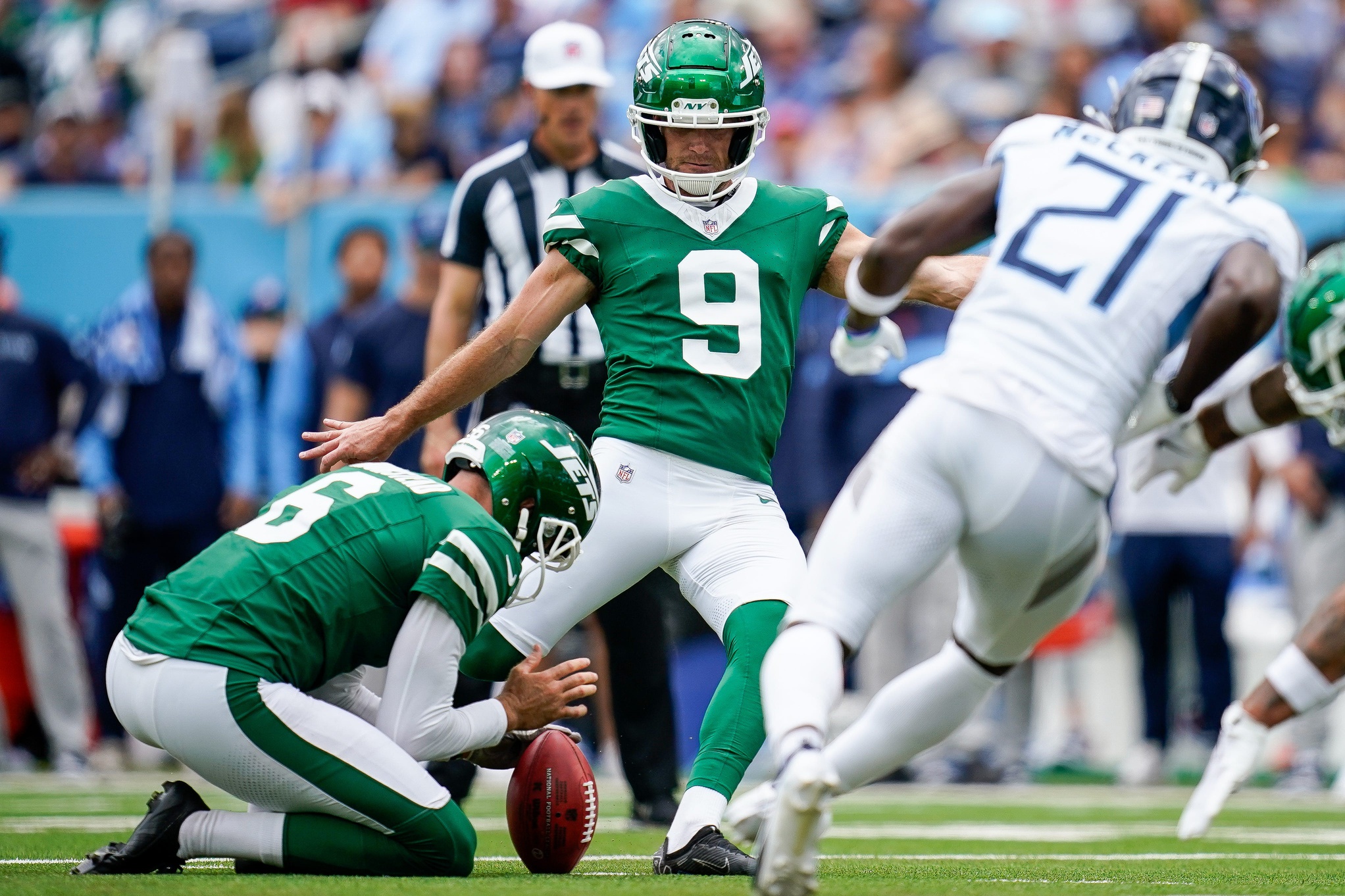 New York Jets place kicker Greg Zuerlein (9) kicks a field goal against the Tennessee Titans during the third quarter at Nissan Stadium in Nashville, Tenn., Sunday, Sept. 15, 2024. © Andrew Nelles / The Tennessean / USA TODAY NETWORK via Imagn Images