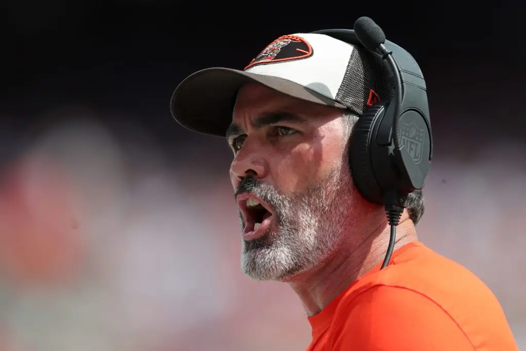 Cleveland Browns head coach Kevin Stefanski reacts to a play during the first half of an NFL football game at Huntington Bank Field, Sunday, Sept. 22, 2024, in Cleveland, Ohio. © Jeff Lange / USA TODAY NETWORK via Imagn Images