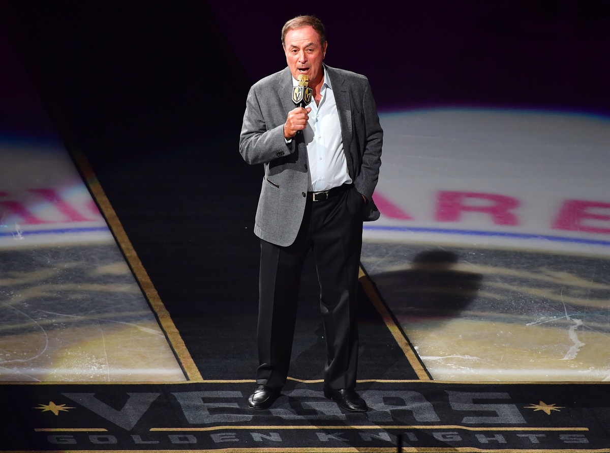 Feb 22, 2020; Las Vegas, Nevada, USA; Al Michaels shares a memory from the 1980 \"Miracle on Ice\" before a game between the Vegas Golden Knights and the Florida Panthers at T-Mobile Arena. Mandatory Credit: Stephen R. Sylvanie-Imagn Images (NFL)