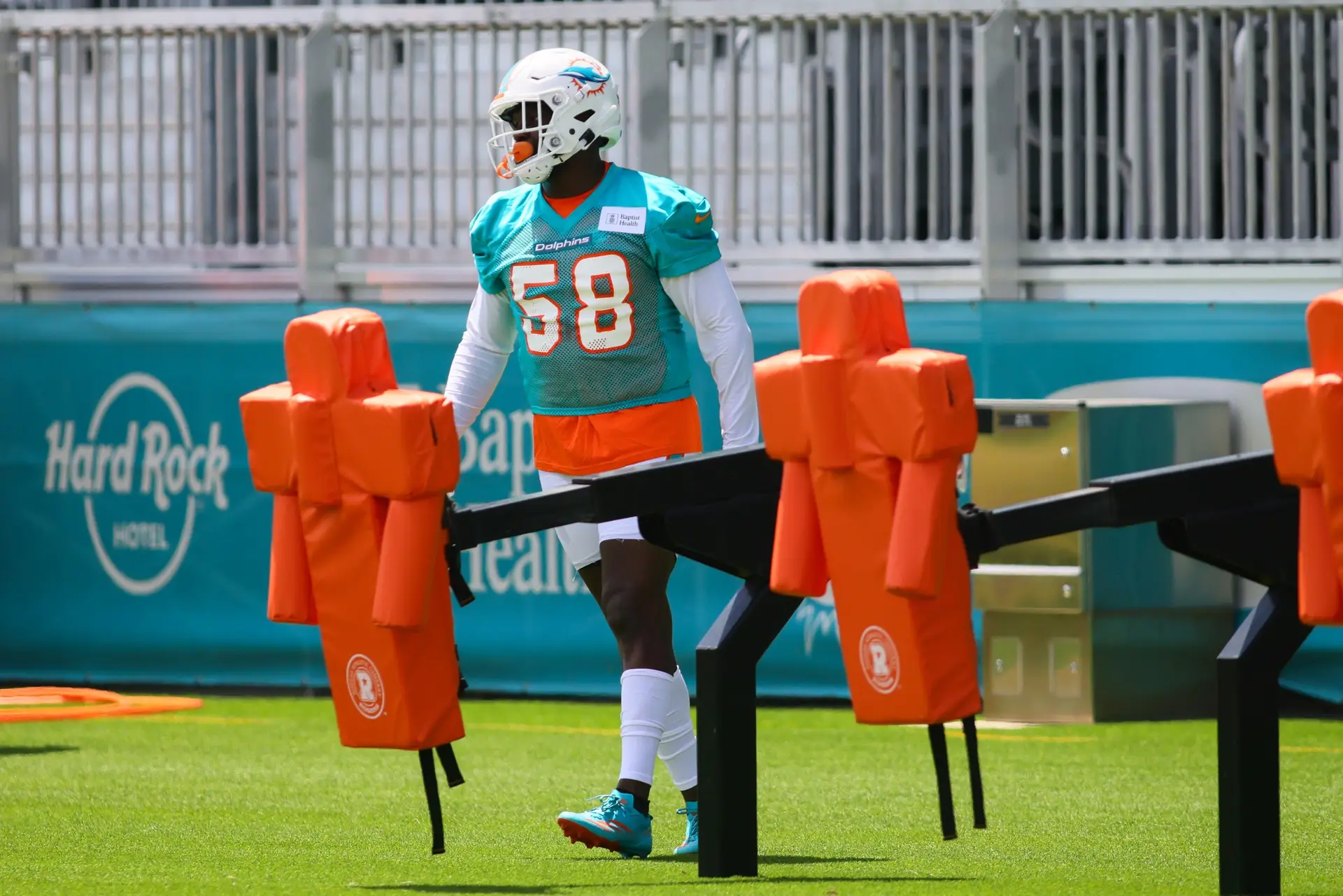 Jun 4, 2024; Miami Gardens, FL, USA; Miami Dolphins linebacker Shaquil Barrett (58) works out during mandatory minicamp at Baptist Health Training Complex. Mandatory Credit: Sam Navarro-Imagn Images