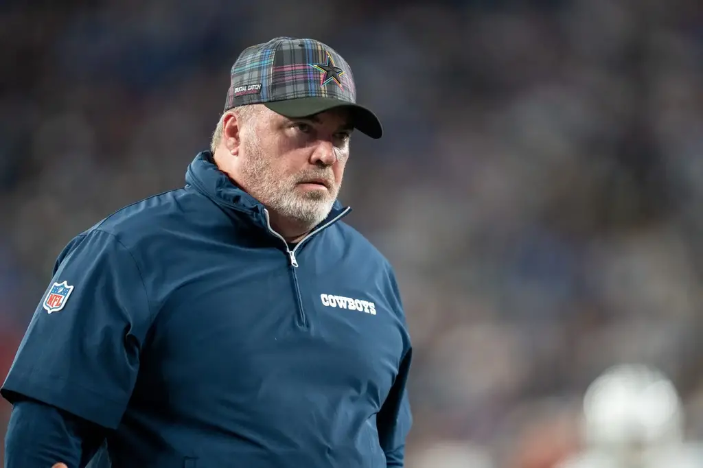 Sep 26, 2024; East Rutherford, NJ, US; Dallas Cowboys head coach Mike McCarthy walks into the locker room at halftime at MetLife Stadium. Mandatory Credit: Julian Guadalupe-NorthJersey.com