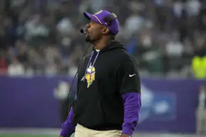 Minnesota Vikings, Brian Flores