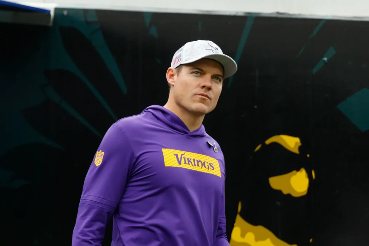 Minnesota Vikings Fans Turn On Quarterback But Coach Reassures