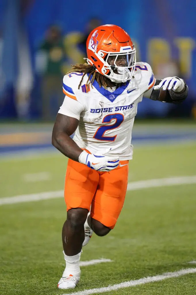 Nov 16, 2024; San Jose, California, USA; Boise State Broncos running back Ashton Jeanty (2) prepares to take a handoff against the San Jose State Spartans in the fourth quarter at CEFCU Stadium. Mandatory Credit: Cary Edmondson-Imagn Images