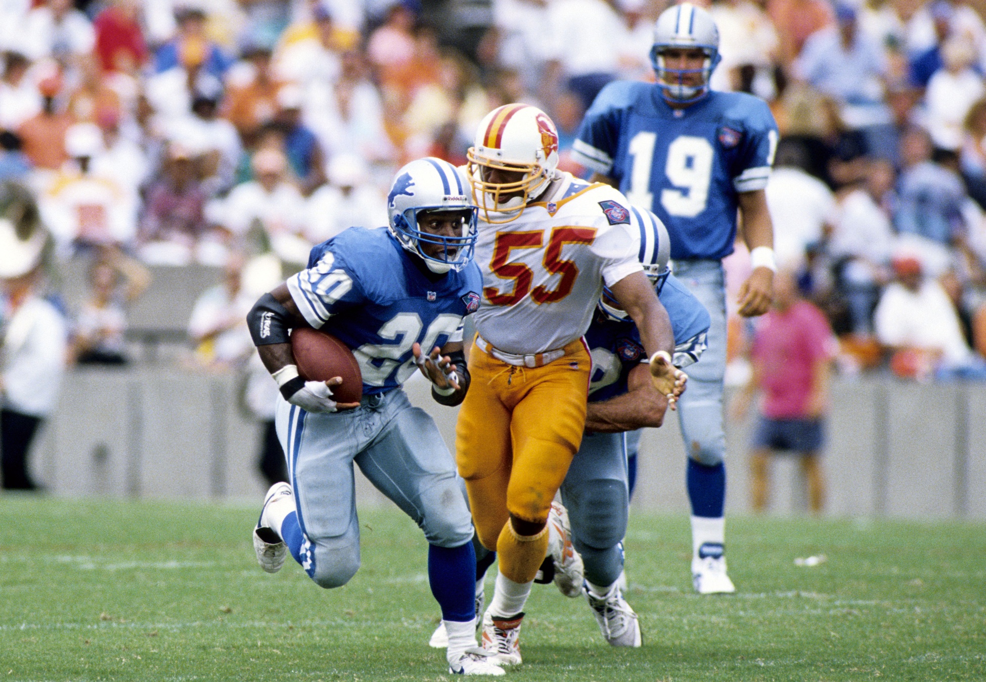 Oct 2, 1994; Tampa, FL, USA; FILE PHOTO; Detroit Lions running back Barry Sanders (20) in action against the Tampa Bay Buccaneers at Tampa Stadium. Mandatory Credit: Imagn Images