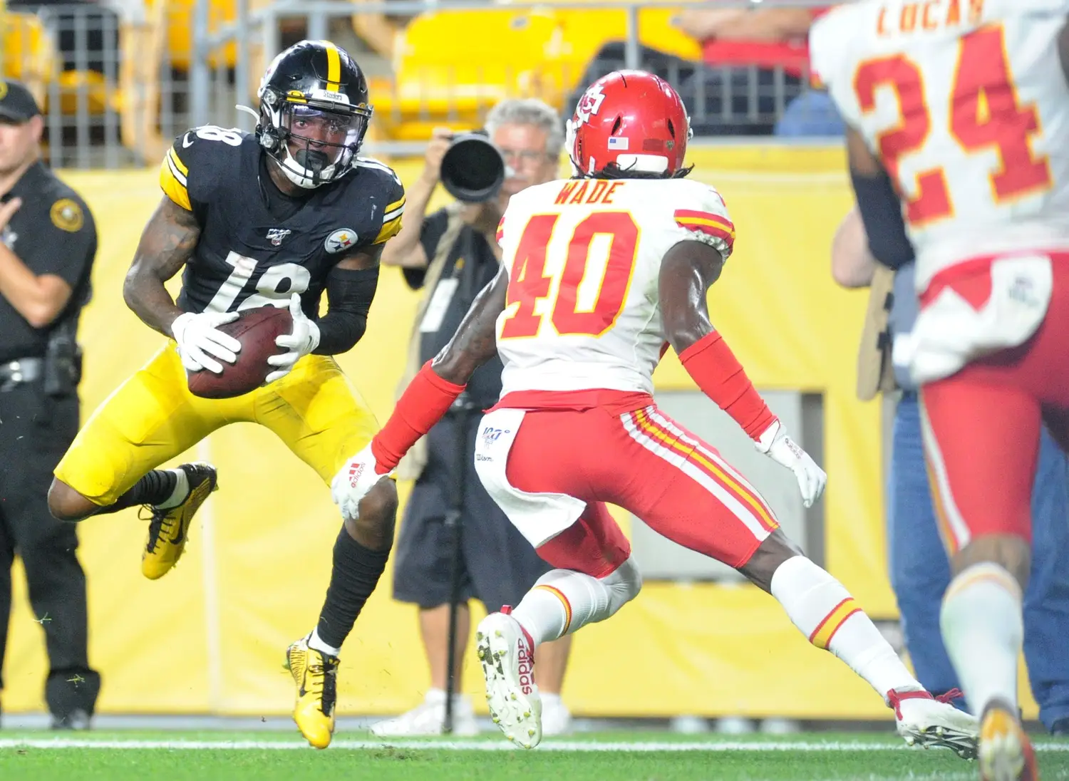 Aug 17, 2019; Pittsburgh, PA, USA; Pittsburgh Steelers wide receiver Diontae Johnson (18) moves around Kansas City Chiefs defensive back D Montre Wade (40) during the third quarter at Heinz Field. Mandatory Credit: Philip G. Pavely-Imagn Images