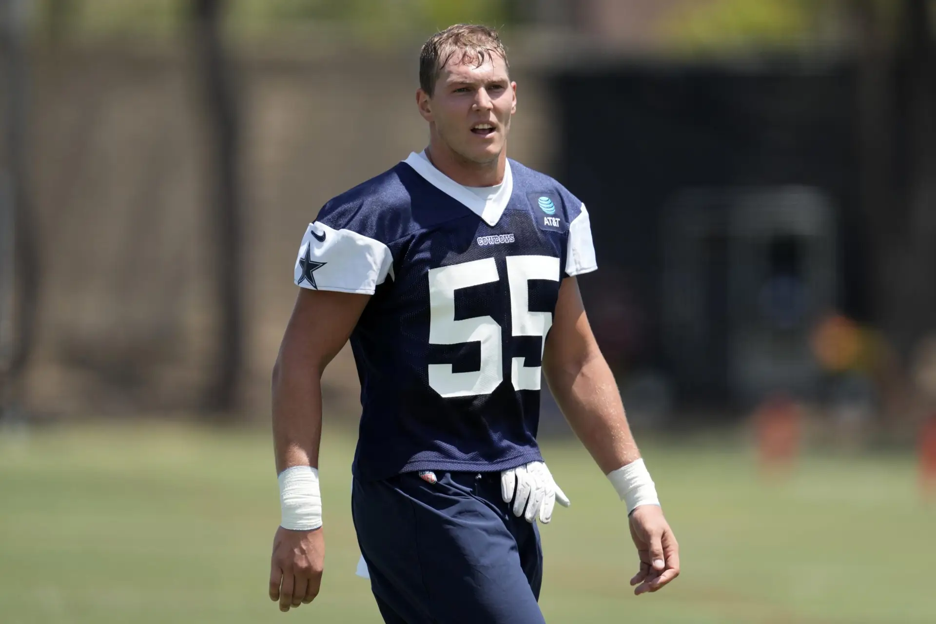 Jul 27, 2022; Oxnard, CA, USA; Dallas Cowboys linebacker Leighton Vander Esch (55) during training camp at the River Ridge Fields. Mandatory Credit: Kirby Lee-Imagn Images