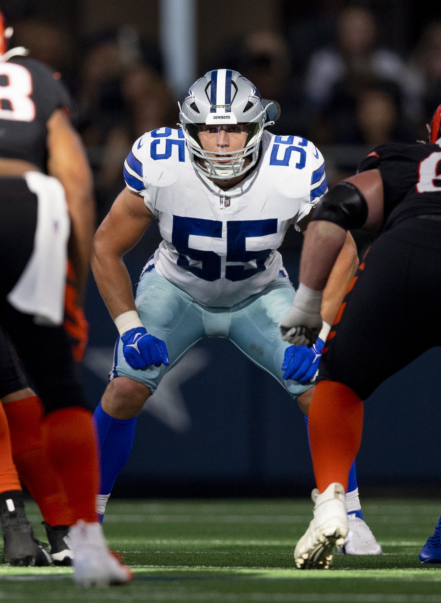 Sep 18, 2022; Arlington, Texas, USA; Dallas Cowboys linebacker Leighton Vander Esch (55) in action during the game between the Dallas Cowboys and the Cincinnati Bengals at AT&T Stadium. Mandatory Credit: Jerome Miron-Imagn Images