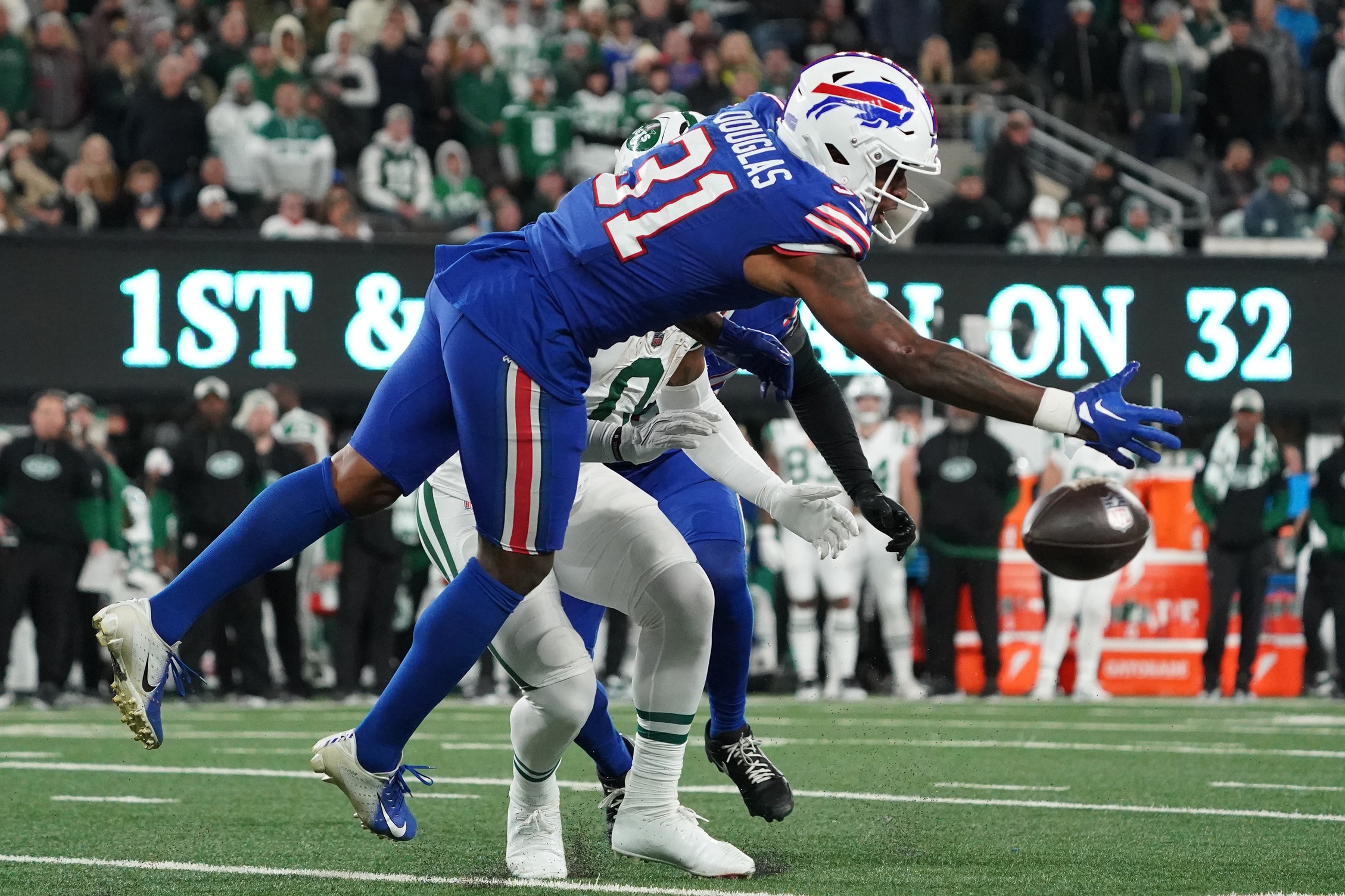 Oct 14, 2024; East Rutherford, New Jersey, USA; Buffalo Bills cornerback Rasul Douglas (31) defends a pass to New York Jets running back Braelon Allen (0) during the second half at MetLife Stadium. Mandatory Credit: Lucas Boland-Imagn Images