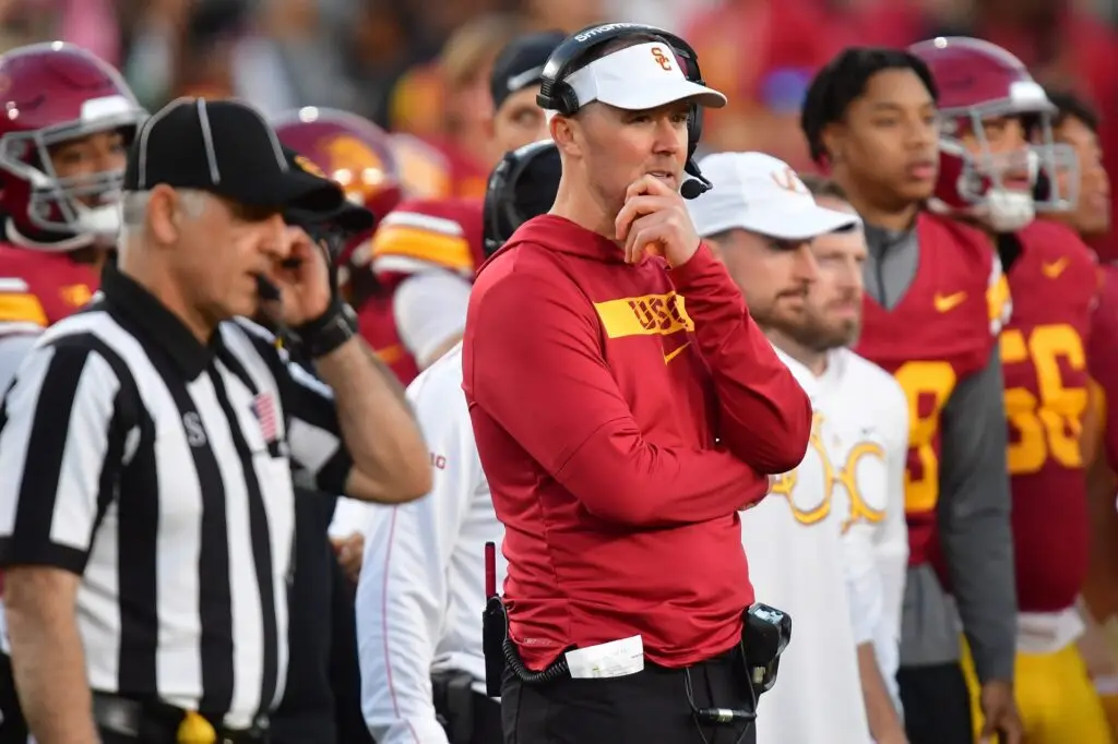 'Program Is Falling Apart': College Football Fans Bash USC Trojans HC Lincoln Riley's Brutal 2-Year Recruiting Cycle 1 College football, transfer portal