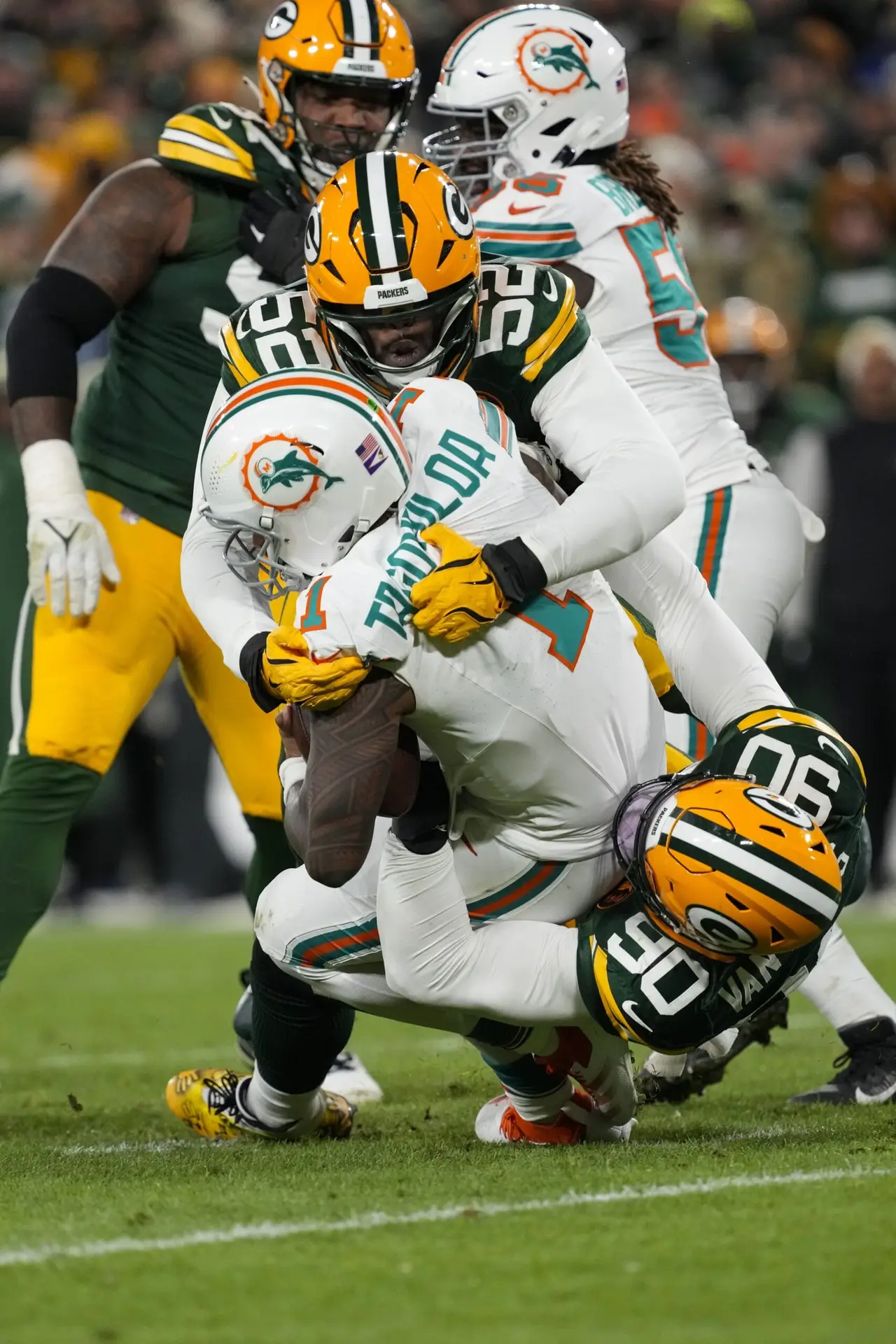 Green Bay Packers Urged to Trade Lukas Van Ness, Picks for Disgruntled 4x Pro Bowler 1 Green Bay Packers, Lukas Van Ness