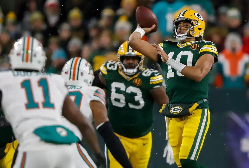 Green Bay Packers quarterback Jordan Love (10) passes the ball against the Miami Dolphins on Thursday, November 28, 2024, at Lambeau Field in Green Bay, Wis. The Packers won the game, 30-17. Tork Mason/USA TODAY NETWORK-Wisconsin