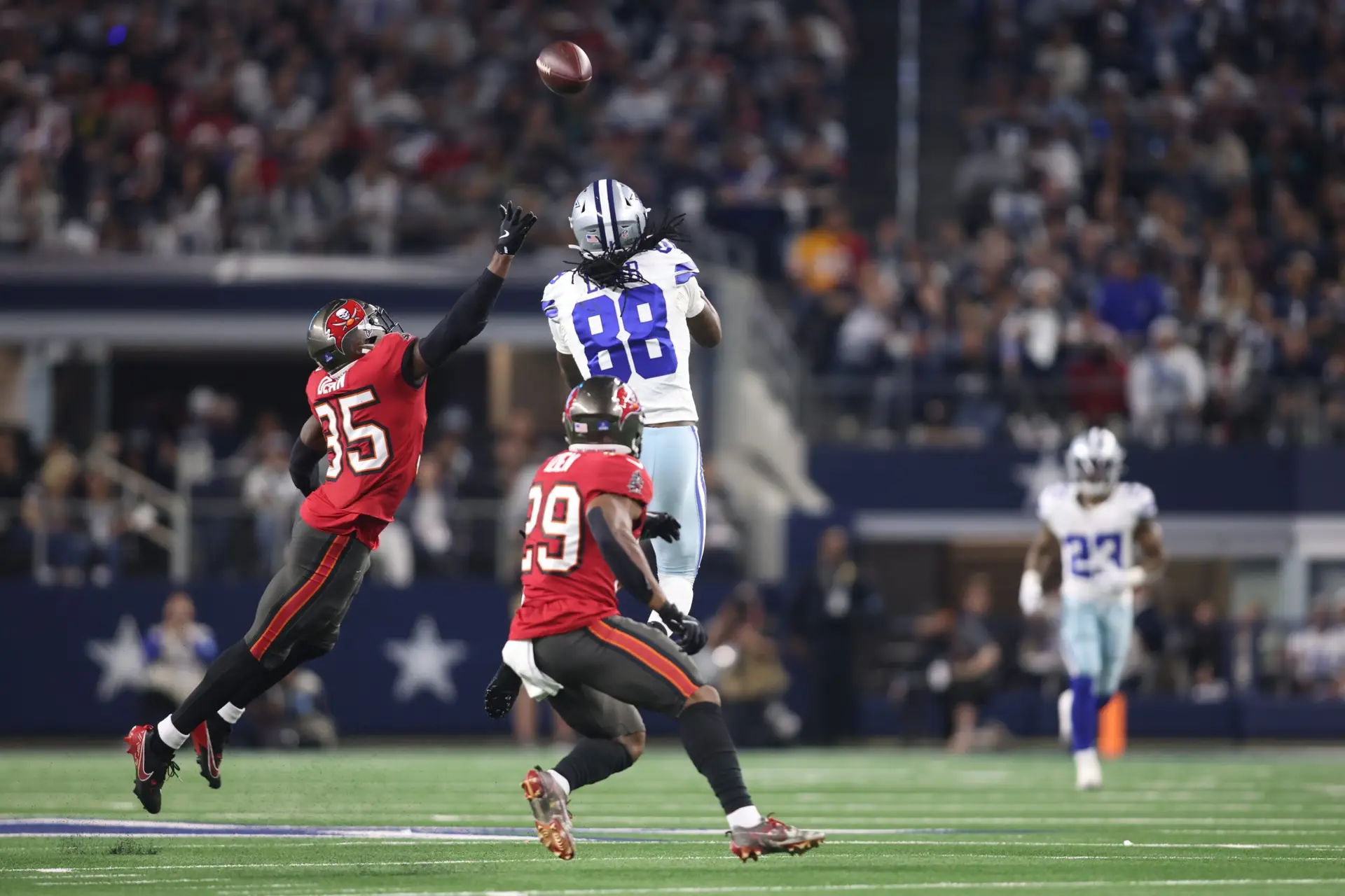 Tampa Bay Buccaneers: Big 12 Rookie Could Start at Key Position 3 Tampa Bay Buccaneers, Christian Izien