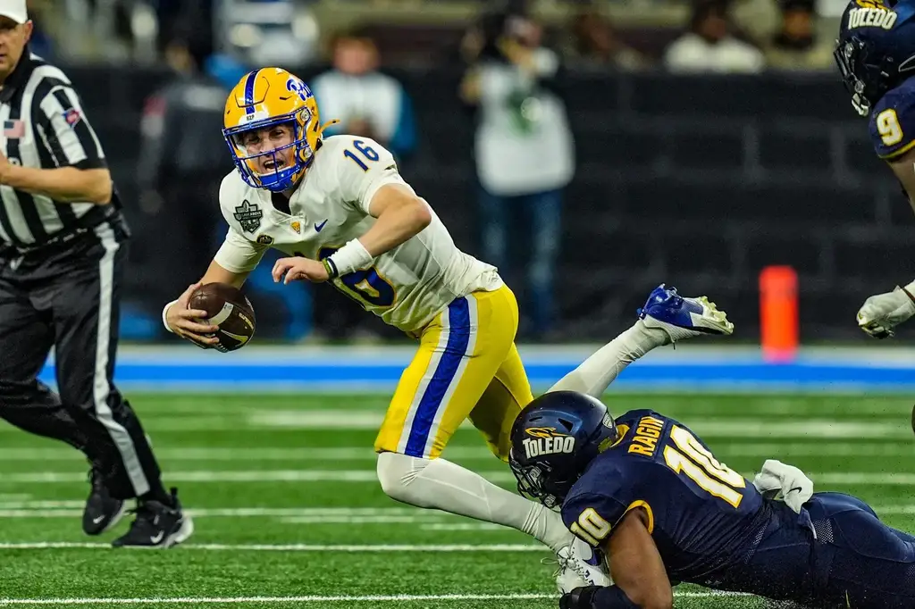 Pittsburgh Panthers College Football Toledo Rockets