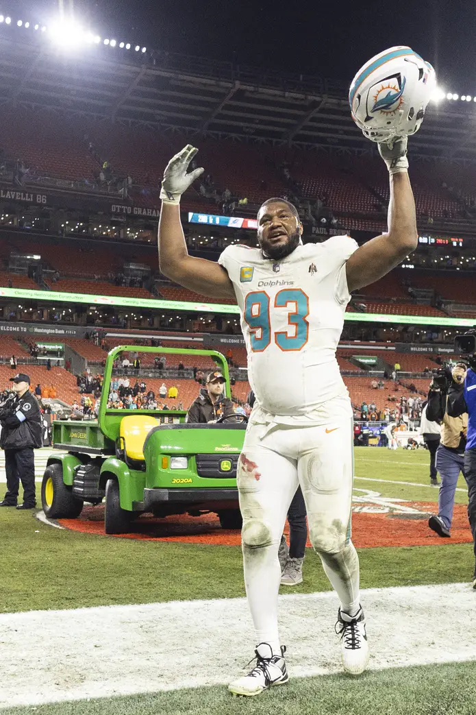 Miami Dolphins, calais campbell