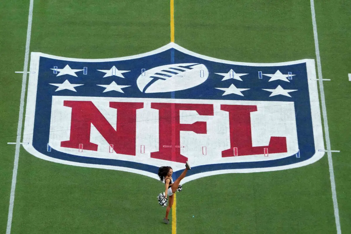 Even NFL Fans Are Going Wild Over Viral Daytona Slingshot Video (Report) 2 Feb 2, 2025; Orlando, FL, USA; Philadelphia Eagles cheerleader Arielle Hunt performs on the NFL shield logo during the 2025 Pro Bowl Games at Camping World Stadium. Mandatory Credit: Kirby Lee-Imagn Images