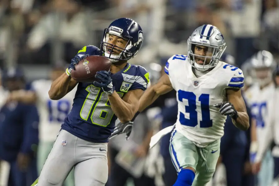 "I Understand The Politics" Tyler Lockett Sounds Off on Frustrating Seattle Seahawks Season 3 Jan 5, 2019; Arlington, TX, USA; Seattle Seahawks wide receiver Tyler Lockett (16) catches a pass against Dallas Cowboys cornerback Byron Jones (31) during the fourth quarter in a NFC Wild Card playoff football game at AT&T Stadium. Mandatory Credit: Jerome Miron-Imagn Images