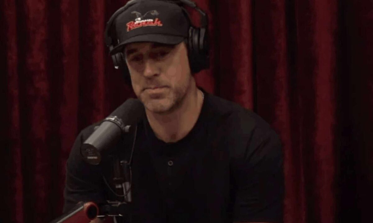 Breaking: Aaron Rodgers Announces Devastating Cancer News On Joe Rogan Podcast 2 Aaron Rodgers on the show. Joe Rogan Experience.