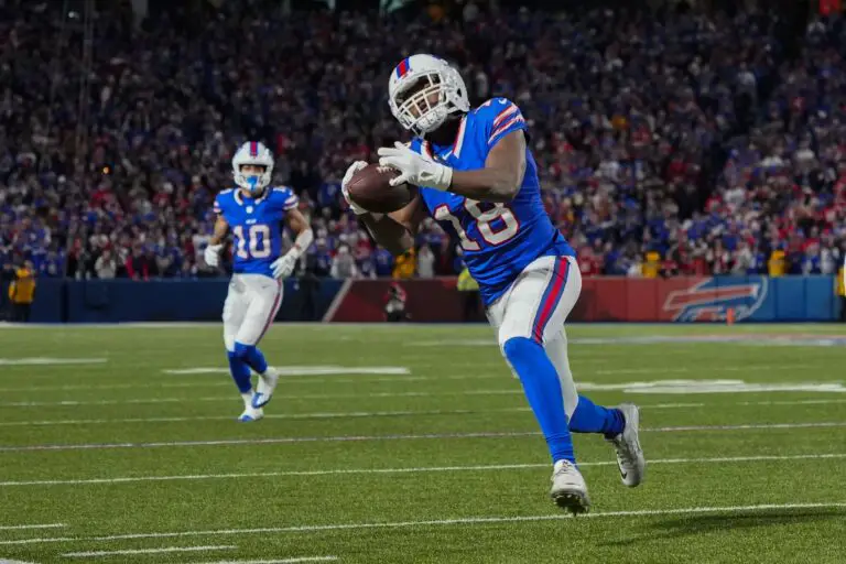Nov 17, 2024; Orchard Park, New York, USA; Buffalo Bills wide receiver Amari Cooper (18) makes a catch against the Kansas City Chiefs during the first half at Highmark Stadium. Mandatory Credit: Gregory Fisher-Imagn Images