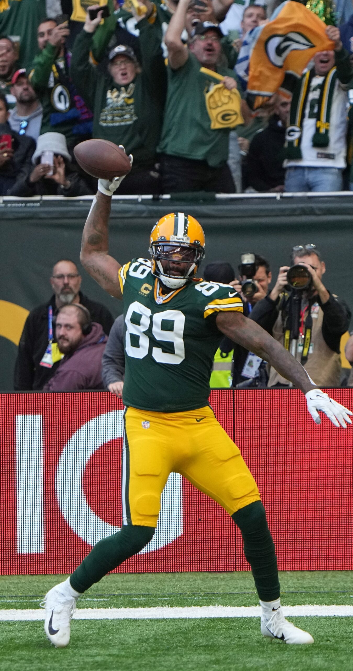 "They Actually Did It" Broncos Add Shocking Weapon For Bo Nix (Breaking Report) 2 Oct 9, 2022; Tottenham, ENG; Green Bay Packers tight end Marcedes Lewis (89) celebrates his touchdown reception during the first quarter of their game against the New York Giants at Tottenham Hotspur Stadium. Mandatory Credit: Mark Hoffman-USA TODAY Sports