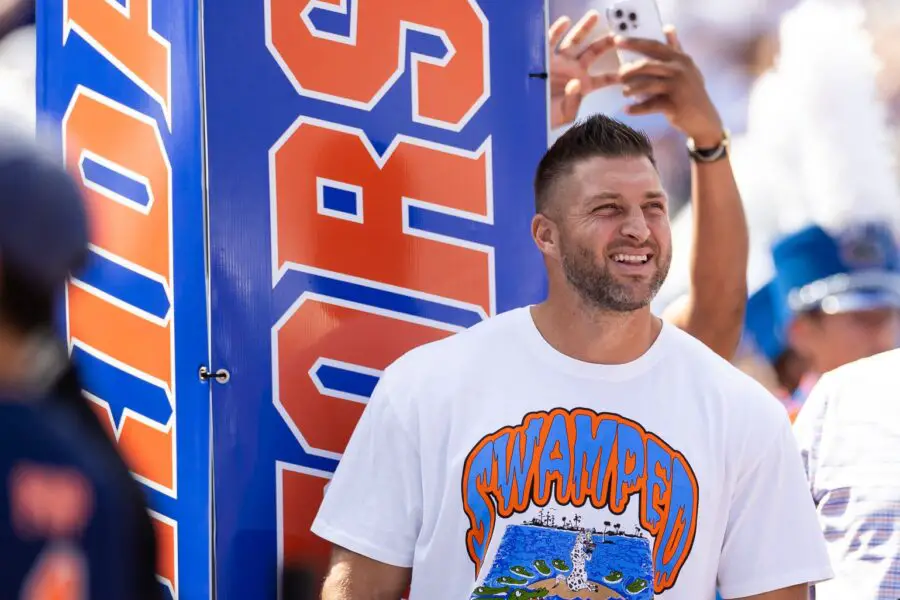 "You Did Damn Well In The Pros": Donald Trump Makes Glowing Comments About Florida Gators Quarterback Tim Tebow During Basketball Championship Ceremony 1 USATSI 24137050 168400517 lowres 1