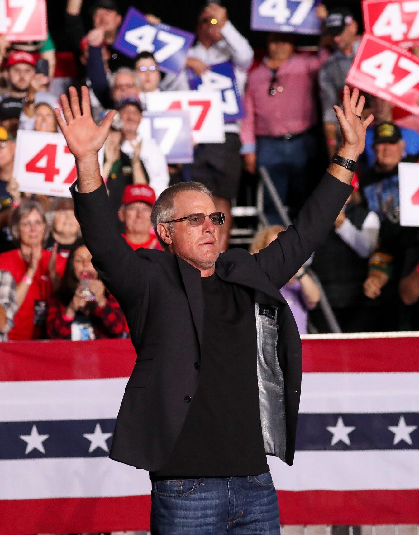 Green Bay Packers: Brett Favre Shares Conspiracy Theory That His Donald Trump Support Led to Netflix Documentary 1 Green Bay Packers, Brett Favre, Donald Trump