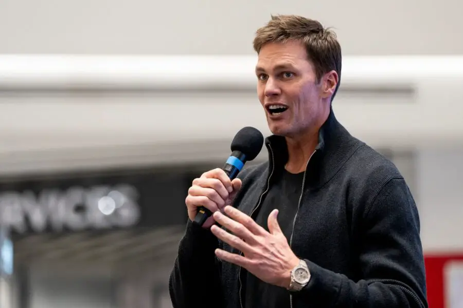 "The Greatest Quarterback Of All-Time": Former New England Patriots Legend Tom Brady Named To All PFF Team Over Last 25 Years 1 USATSI 25906978 168400517 lowres