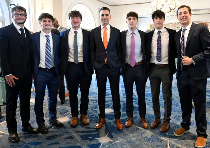 "You Did Damn Well In The Pros": Donald Trump Makes Glowing Comments About Florida Gators Quarterback Tim Tebow During Basketball Championship Ceremony 2 USATSI 26079270 168400517 lowres