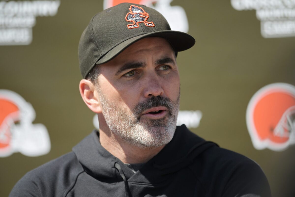 Breaking: Browns Already On The Verge Of Huge Quarterback Trade (Report) 1 May 9, 2025; Berea, OH, USA; Cleveland Browns head coach Kevin Stefanski talks to the media during rookie minicamp at CrossCountry Mortgage Campus. Mandatory Credit: Ken Blaze-Imagn Images