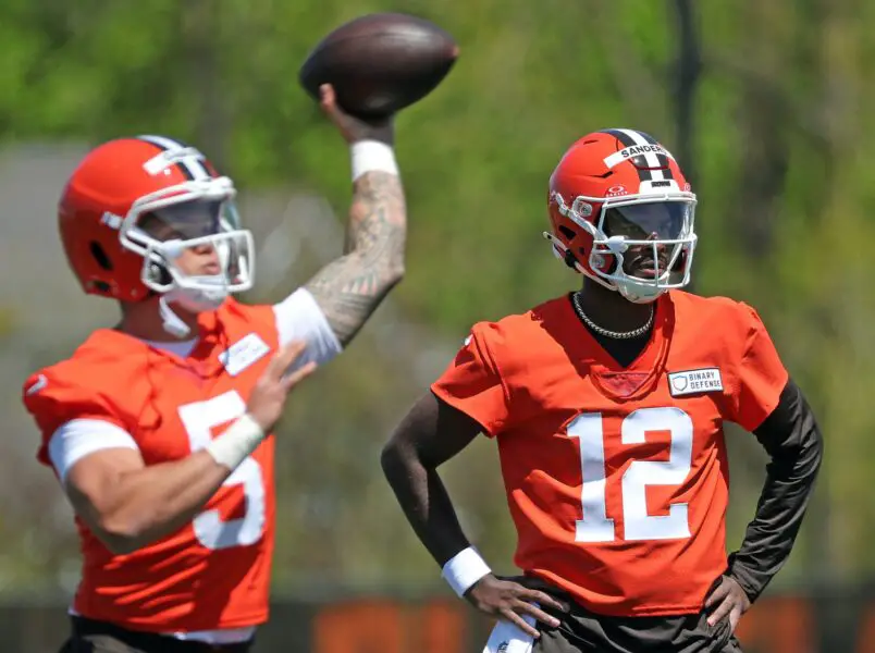 Cleveland Browns Coach Gets Real On Shedeur Sanders Being Behind Dillon Gabriel 2 Cleveland Browns quarterback Shedeur Sanders (12) watches as quarterback Dillon Gabriel (5) throws during NFL rookie minicamp