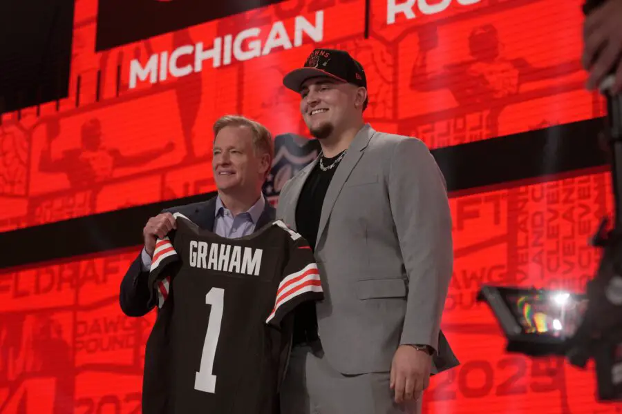 Browns bet on Mason Graham despite weight concerns 1 Mason Graham, DT, Michigan poses with NFL Commissioner Roger Goodell after being selected 5th overall by the Cleveland Browns during the first round of the 2025 NFL Draft at Lambeau Field on April 24, 2025 in Green Bay, Wisconsin.