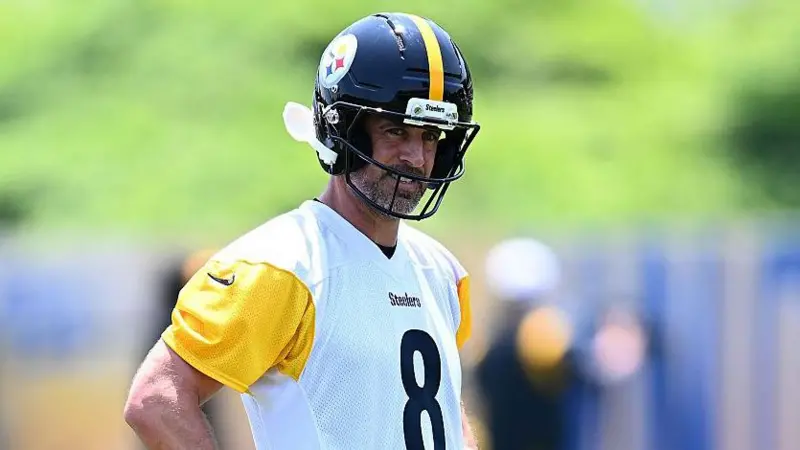 "Wore A Wedding Ring On His 1st Steelers Press Conference": Aaron Rodgers Marital Status Gets Mentioned By Skip Bayless In Latest Dig 1 Pittsburgh Steelers' Aaron Rodgers. Photo credits: Google
