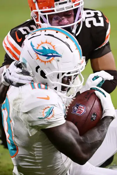 NFL Analyst Suggests Miami Dolphins Trade Tyreek Hill To Shocking AFC Team Before the 2025 NFL Season 2 USATSI 25081551 168400517 lowres