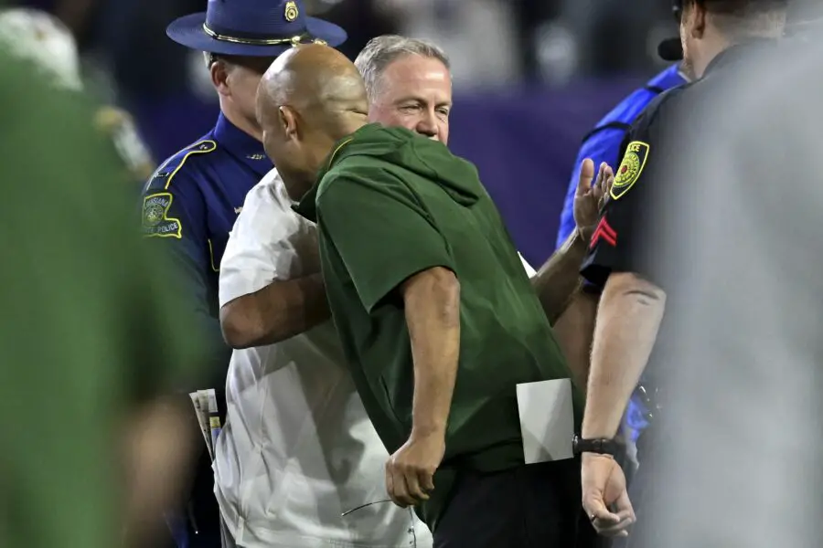 "Brian Kelly Needs This Game Guys": College Football Analyst Claims LSU Tigers And Brian Kelly Need Week 1 Win Over Clemson Tigers 2 USATSI 25092564