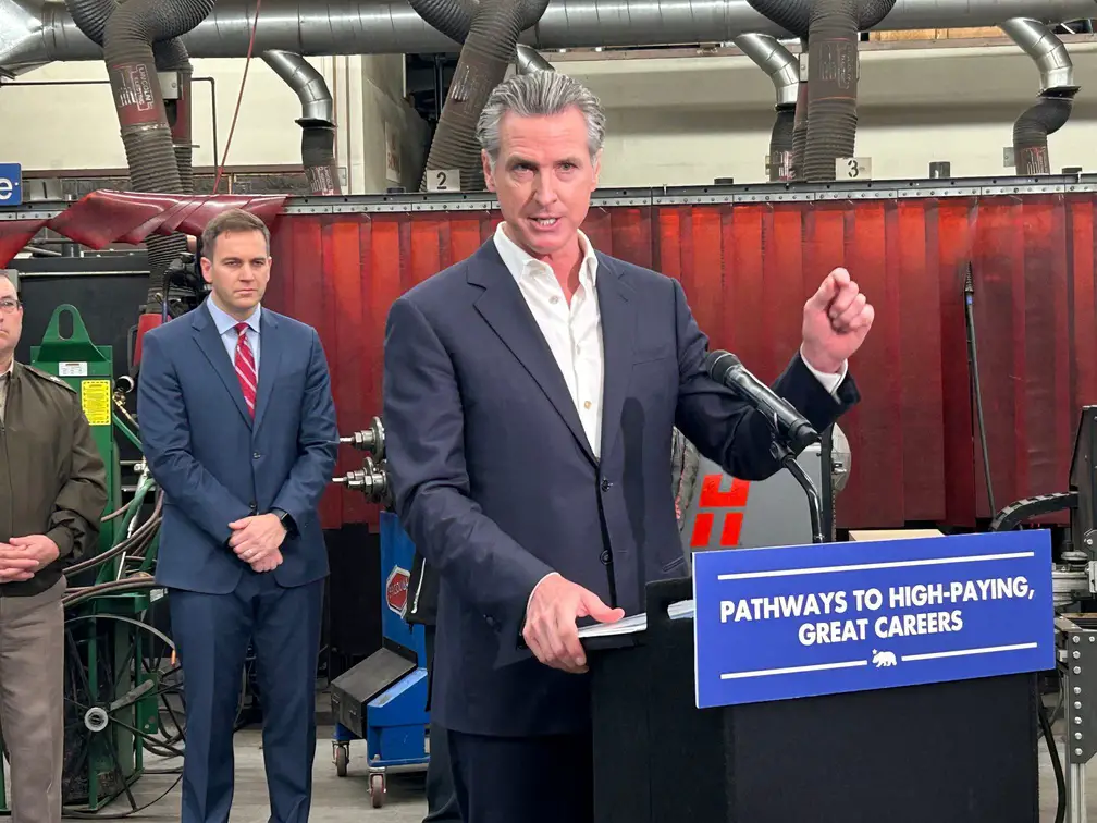 "I Had Sex With Your Wife": Gavin Newsom Gets Wild Comment From Antonio Brown After Threatening To Sue Donald Trump 3 USATSI 25186384 168400517 lowres