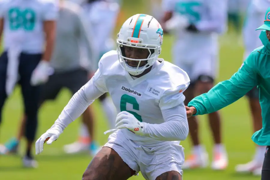 "Closest The Dolphins Will Get": Miami Dolphins Fans Explode Over Viral Photo Of Florida Panthers Winning Back-To-Back Stanley Cups 1 "Closest The Dolphins Will Get": Miami Dolphins Fans Explode Over Viral Photo Of Florida Panthers Winning Back-To-Back Stanley Cups - Gridiron Heroics