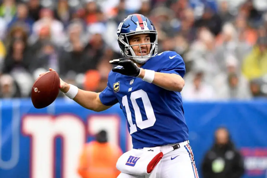 Eli Manning delivers powerful message to young QBs Giants rookie Jaxson Dart 2 giants qb eli manning
