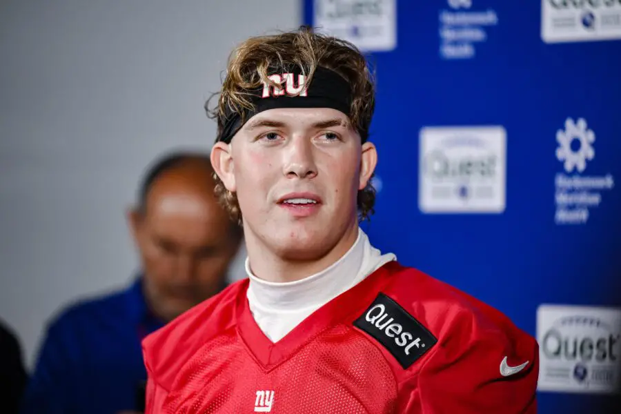 Eli Manning delivers powerful message to young QBs Giants rookie Jaxson Dart 3 Jun 18, 2025; East Rutherford, NJ, USA; New York Giants quarterback Jaxson Dart (6) speaks at a press conference during minicamp at Quest Diagnostics Training Center. Mandatory Credit: John Jones-Imagn Images