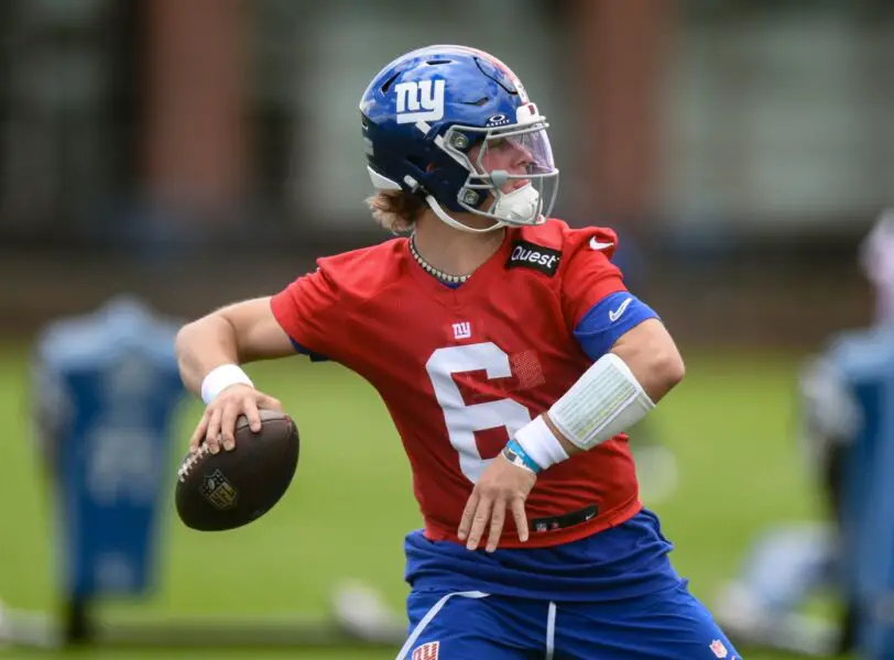 Eli Manning delivers powerful message to young QBs Giants rookie Jaxson Dart 4 May 10, 2025; East Rutherford, NJ, USA; New York Giants quarterback Jaxson Dart (6) throws a pass during rookie minicamp at Quest Diagnostics Training Center. Mandatory Credit: John Jones-Imagn Images
