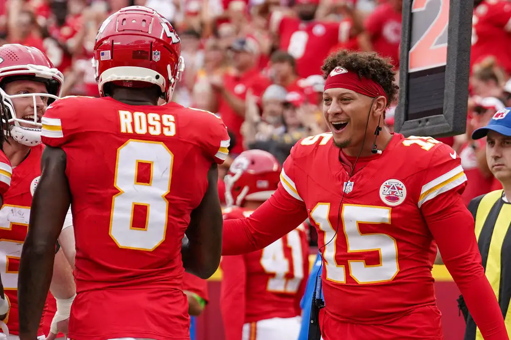 "What's Going On?" Chiefs Cut Star Pass Catcher Just Before 2025 Season Starts 4 Aug 26, 2023; Kansas City, Missouri, USA; Kansas City Chiefs wide receiver Justyn Ross (8) celebrates with quarterback Patrick Mahomes (15) scoring a touchdown against the Cleveland Browns during the first half at GEHA Field at Arrowhead Stadium. Mandatory Credit: Denny Medley-Imagn Images