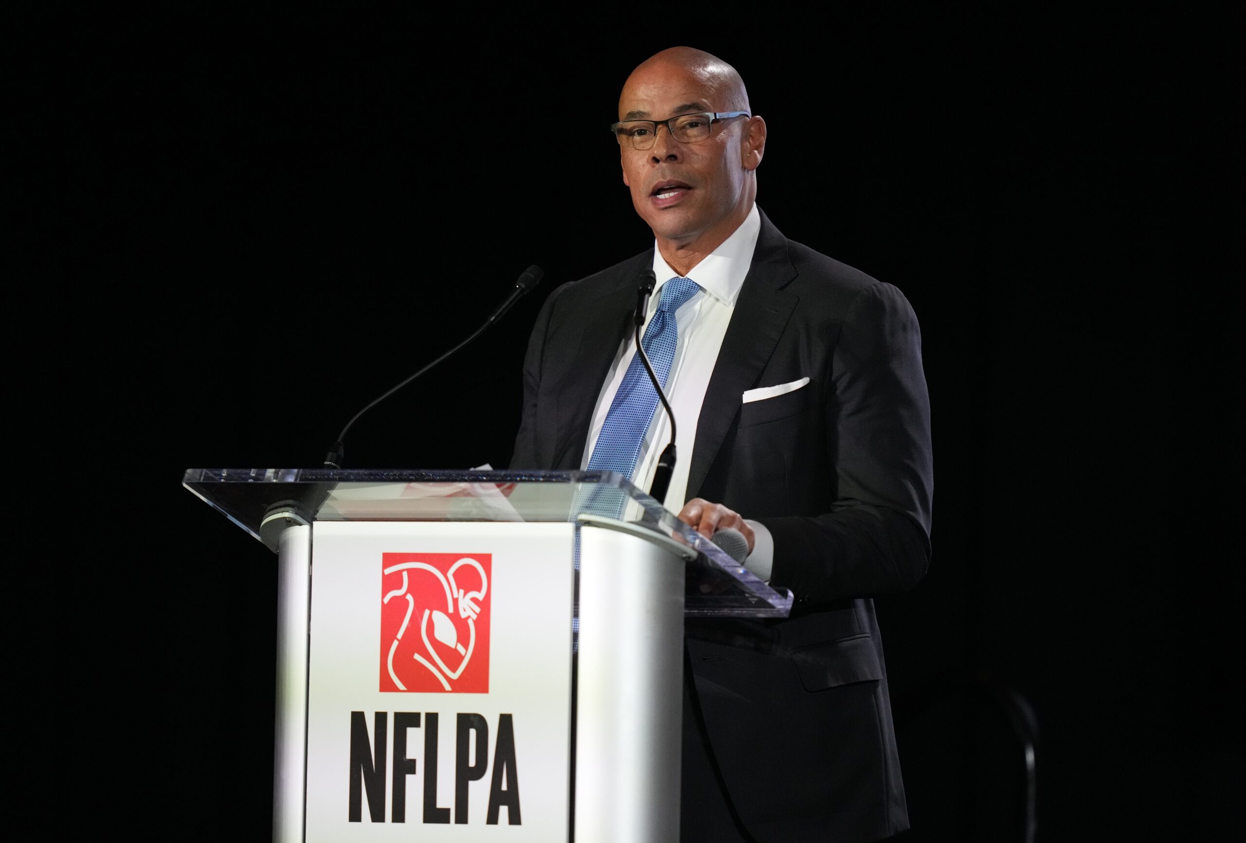 Ex-NFLPA Boss Lloyd Howell Strip Club Scandal Has Mike Florio Questioning Feds' Involvement In $3K Blowup 2 Lloyd Howell
