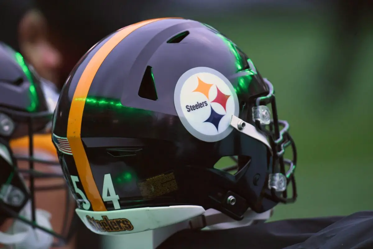Breaking: Steelers Hand General Manager Massive News Just 1 Month After Signing Aaron Rodgers 4 Dec 15, 2024; Philadelphia, Pennsylvania, USA; Pittsburgh Steelers helmet on the sidelines against the Philadelphia Eagles at Lincoln Financial Field. Mandatory Credit: Eric Hartline-Imagn Images