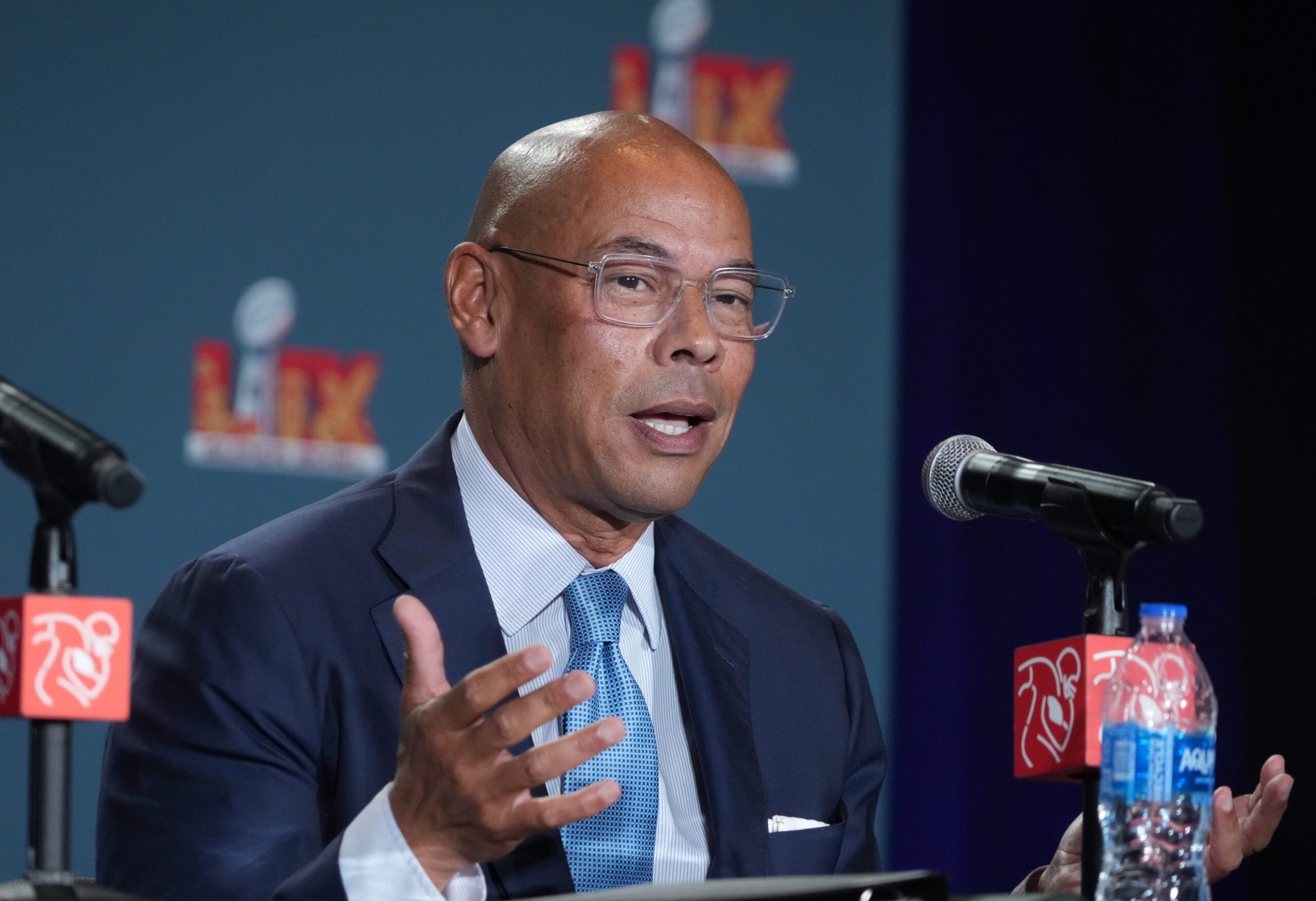 Ex-NFLPA Boss Lloyd Howell Strip Club Scandal Has Mike Florio Questioning Feds' Involvement In $3K Blowup 1 Lloyd Howell