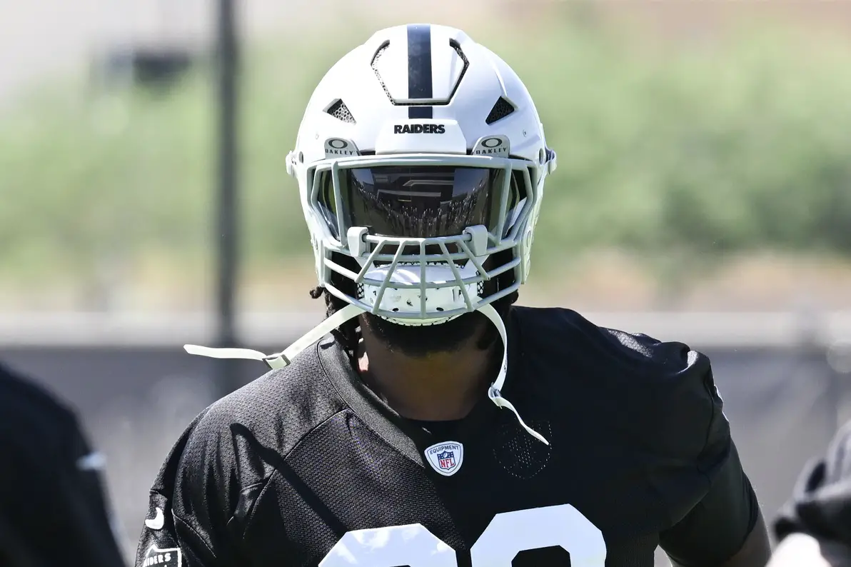 Las Vegas Raiders: Suddenly Cut an Injured $110 Million Star 3 Las Vegas Raiders, Adam Butler