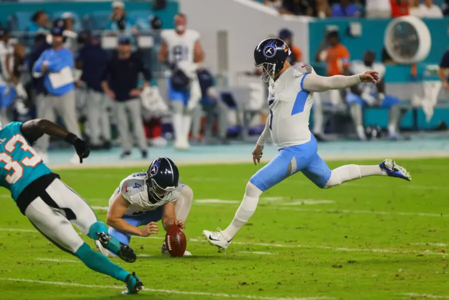 Sep 30, 2024; Miami Gardens, Florida, USA; Tennessee Titans place kicker Nick Folk (6) scores a field goal against the Miami Dolphins during the second quarter at Hard Rock Stadium. Mandatory Credit: Sam Navarro-Imagn Images