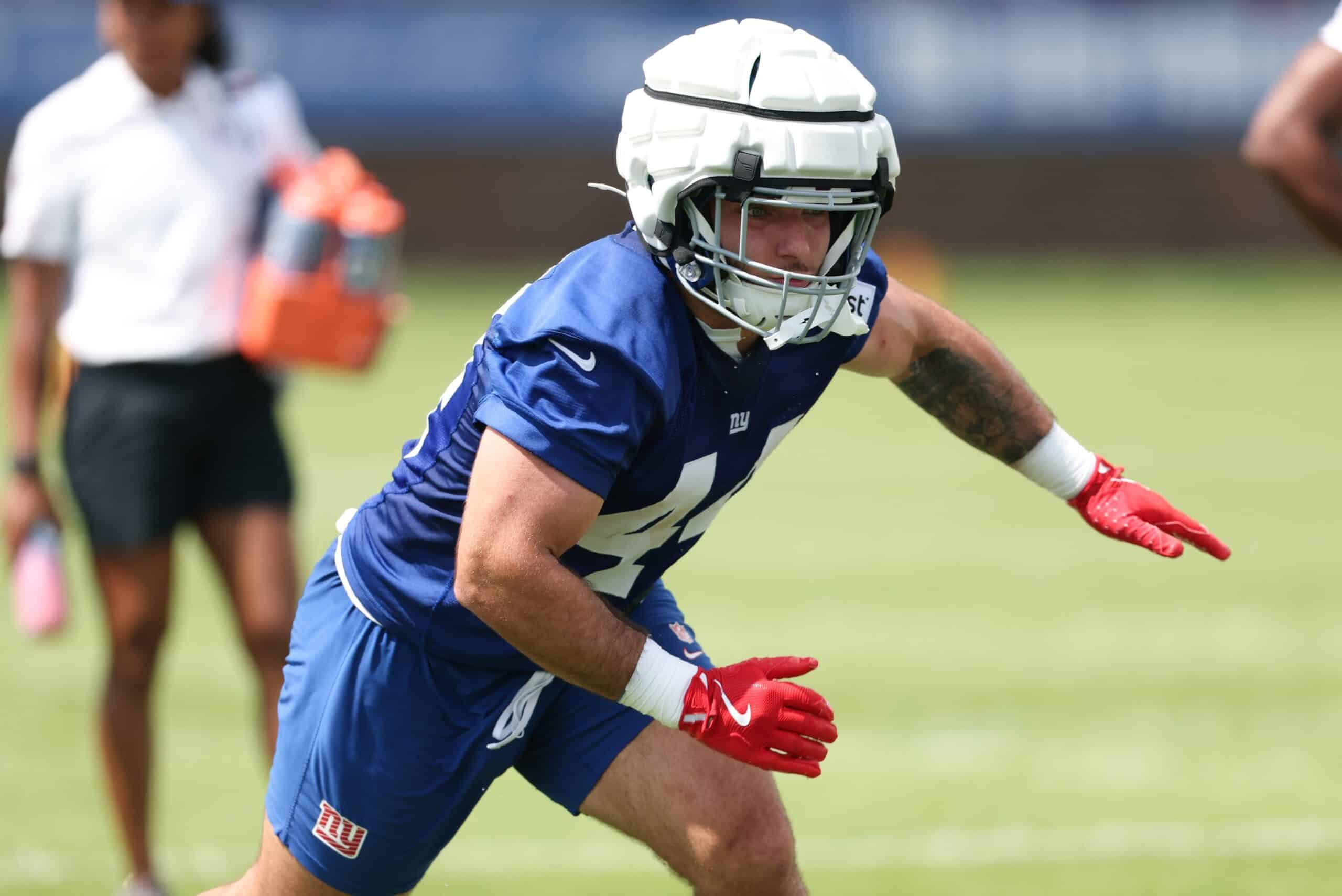 "Oh My God" Giants' Cam Skattebo Sees Girlfriend Go Insanely Viral Vs Chiefs On Sunday Night Football - Gridiron Heroics